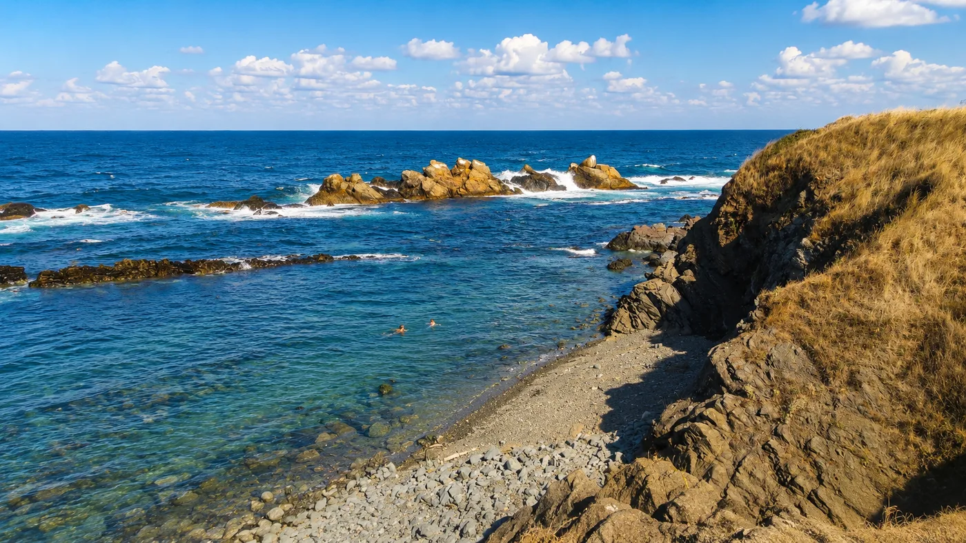 Dardalelli – rocky coast near Varvara